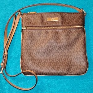 MICHAEL KORS CROSSBODY PURSE